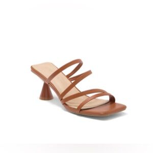 Wild Diva Lounge Heeled Sandal Size 9 Color Tan Brand New in Box